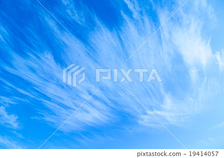 天空蠕動雲肌肉雲條紋雲彩拷貝空間明亮的天空冬天天空圖像背景材料 天空蠕動雲肌肉雲條紋雲彩拷貝空間明亮的天空冬天天空圖像背景材料 19414057