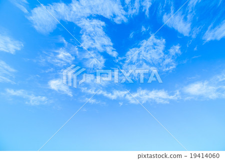 天空蠕動雲肌肉雲條紋雲彩拷貝空間明亮的天空冬天天空圖像背景材料 天空蠕動雲肌肉雲條紋雲彩拷貝空間明亮的天空冬天天空圖像背景材料 19414060