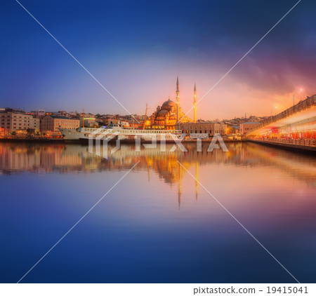 The beauty panorama of Istanbul 19415041
