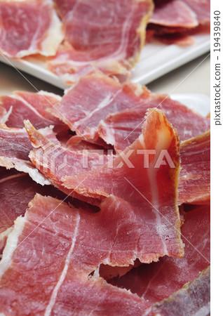 serrano ham tapas 19439840