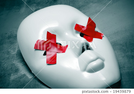 blind white mask 19439879