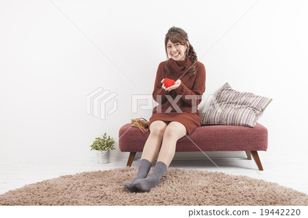 Young lady's portrait 19442220