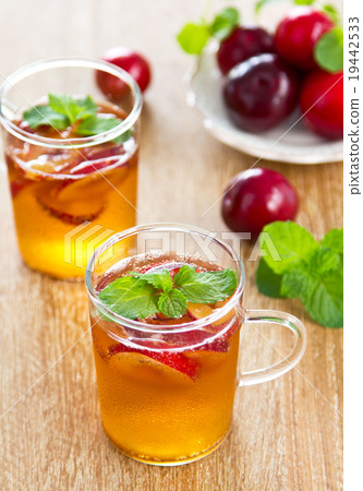 Homemade Plum fizzy drink 19442533