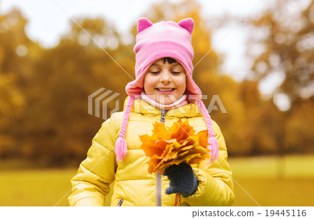 happy beautiful little girl portrait outdoors 19445116