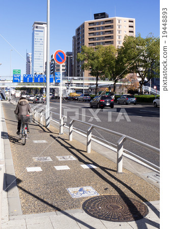 名古屋市風景伏見大道自行車道在日本銀行交叉口附近 19448893