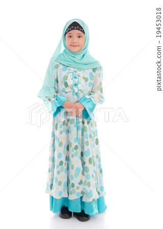 Portrait of asian muslim girl standing 19453018