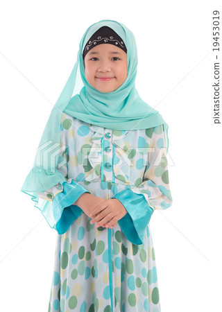 Portrait of asian muslim girl standing 19453019