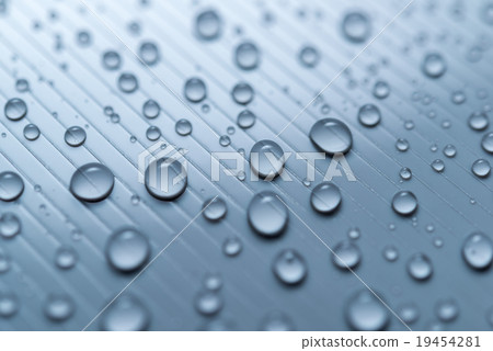 Water droplets 19454281