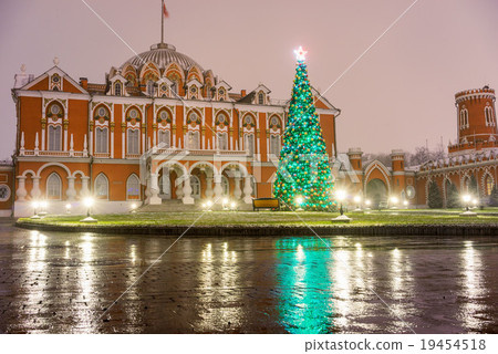 Petrovsky Palace decorated for Christmas 19454518