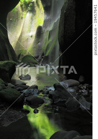 Gorge of the canyon Ⅰ 19457641