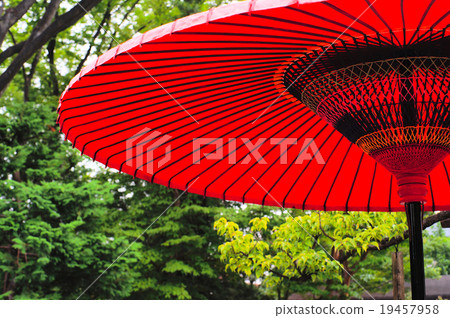 Japanese red umbrella 19457958