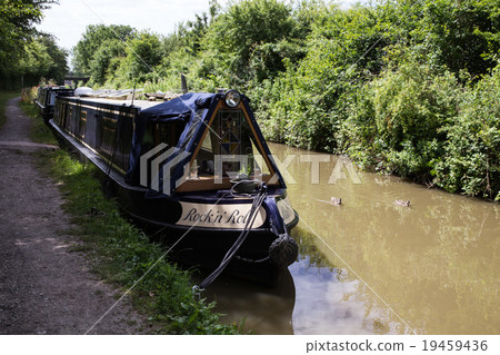 狹窄的船 19459436