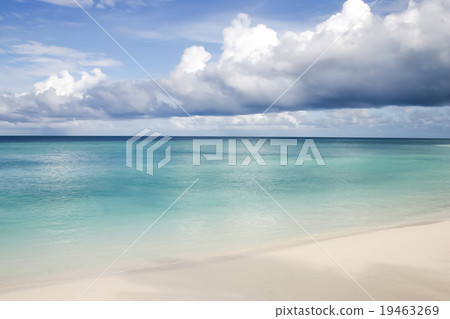 White Sand Beach with Cloudy Sky 19463269