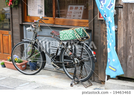 Showa's bicycle 19463468