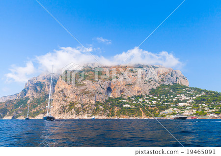 Coastal landscape with rocks of Capri island 19465091