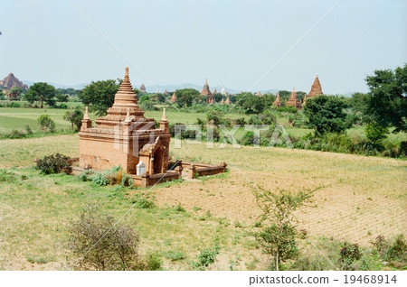 Pagoda group forested in the plain (Bagan / Myanmar) Pagoda group forested in the plain (Bagan / Myanmar) 19468914