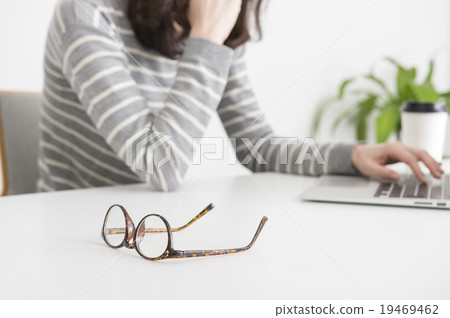 Desk work / fatigue Desk work / fatigue 19469462