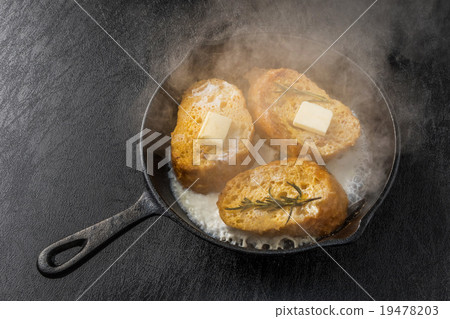 French toast made with skillet French toast Europeanness French toast made with skillet French toast Europeanness 19478203