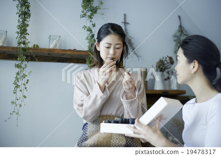 A woman enjoying aroma esthetics 19478317