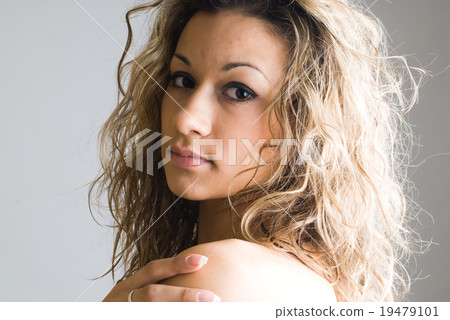 Portrait of pretty girl 19479101