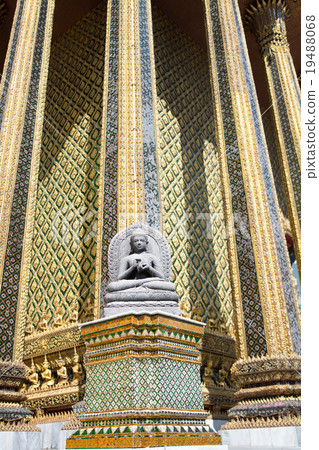 曼谷,泰國的寺廟圖像 曼谷,泰國的寺廟圖像 19488068