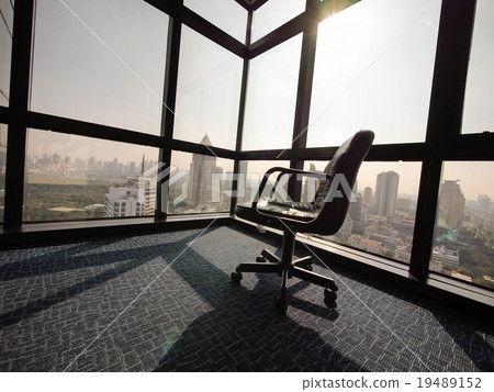 felling empty and lonely in office 19489152