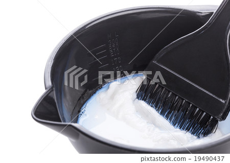 Bowl with peroxide and brush Bowl with peroxide and brush 19490437
