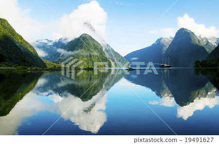 Milford Sound Fiordland New Zealand Rural Nature Concept 19491627