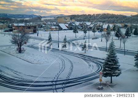 Snow station 19492315