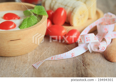 Yogurt with fresh tomatoes Yogurt with fresh tomatoes 19494301