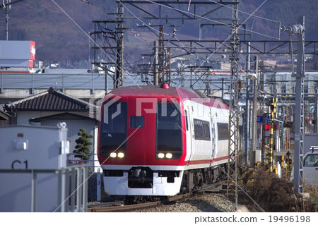 A train running through Shinshu in early winter 19496198