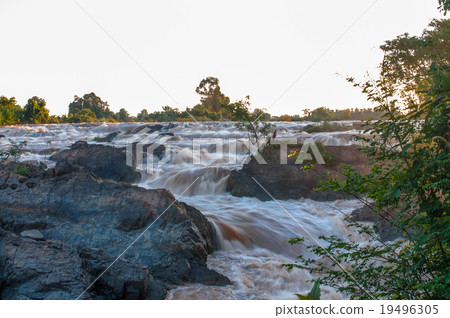 Li Phi Waterfall with SlowSpeed Shutter Li Phi Waterfall with SlowSpeed Shutter 19496305