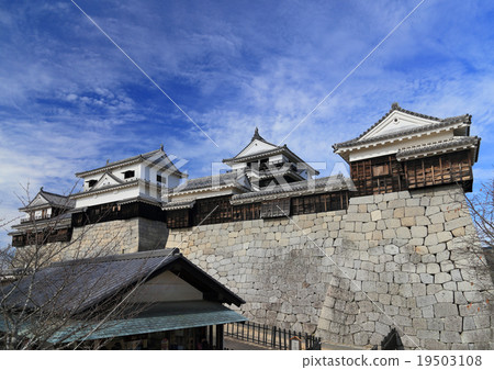 Matsuyama Castle Honmaru, see the main platform from Honmaru Square. 19503108