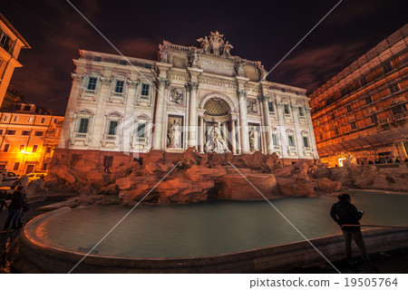 Rome, Italy: The Trevi Fountain at night 19505764