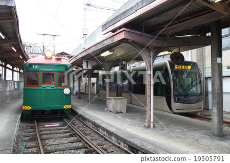 位於住吉善站的漢凱電鐵161型電動火車1001型列車 19505791