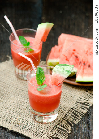 Watermelon drink in glasses with watermelon slices 19506335