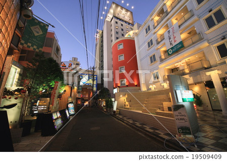 Uguisudani景觀(曝光之間縮放) Uguisudani景觀(曝光之間縮放) 19509409