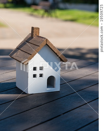 Toy house on the table Toy house on the table 19509725