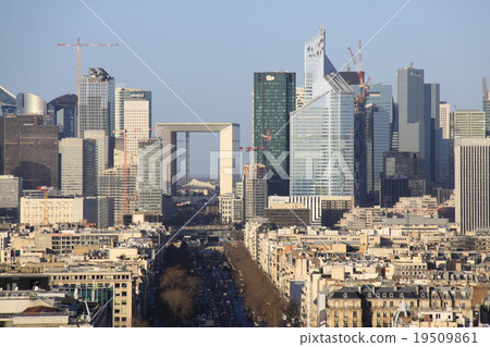 Paris city seen from the Arc de Triomphe 19509861