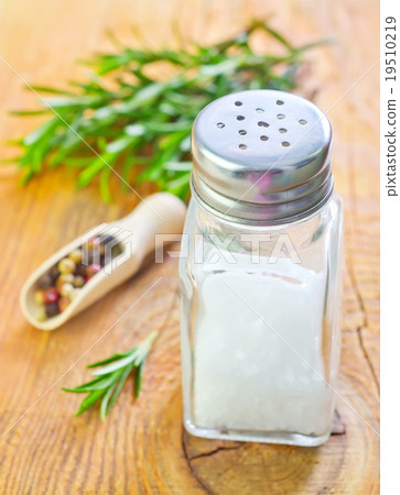 salt, rosemary and pepper 19510219
