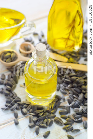 sunflower seeds and oil 19510629