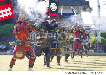 Shinshu Matsumoto Matsumoto城堡活動古代砲兵表演風景(Fireworker)愛知軍團盔甲戰士發射場景水平 Shinshu Matsumoto Matsumoto城堡活動古代砲兵表演風景(Fireworker)愛知軍團盔甲戰士發射場景水平 19512298