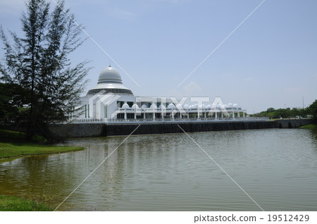 An-Nur Mosque or UTP Mosque in Malaysia An-Nur Mosque or UTP Mosque in Malaysia 19512429
