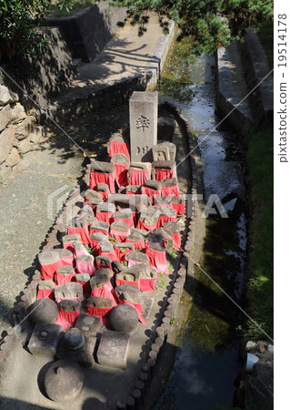 Nara Tengoku Jizo priest 19514178