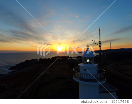 燈塔和日出 19517438