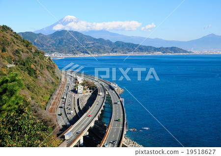 View of Mt. Fuji from the Satsuka Pass overlooking Suruga Bay 19518627