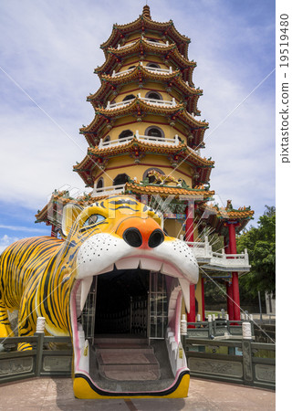 Ryu tower of Taiwan · Kaohsiung 19519480
