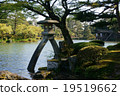 Kenrokuen garden lantern and Kasumigauri pond Kenrokuen garden lantern and Kasumigauri pond 19519662