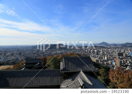 Matsuyama Castle From Omori Temple west, look over Matsuyama Comprehensive Park, Koshijima, Iyo-nada behind the building group of Honmaru Main Statement. 19523190