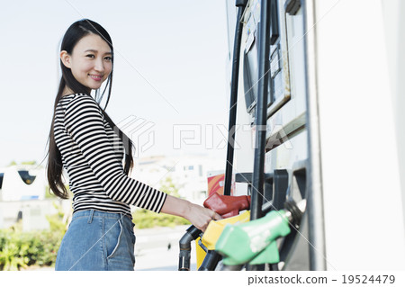 Female solitary travel 19524479